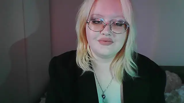 Snapshot of Elayne_Sweet chatting on April 14, 2026, 8:09 am Elayne Sweet online show from April 14, 2026, 8:09 am