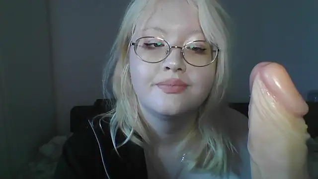 Snapshot of Elayne_Sweet chatting on April 22, 2026, 6:05 am Elayne Sweet online show from April 22, 2026, 6:05 am