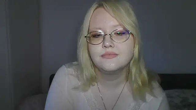 Snapshot of Elayne_Sweet chatting on April 29, 2026, 6:17 am Elayne Sweet online show from April 29, 2026, 6:17 am
