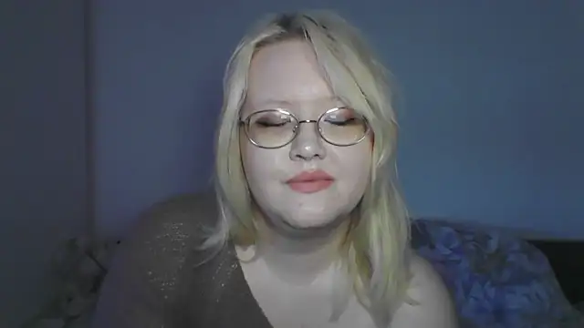 Snapshot of Elayne_Sweet chatting on May 10, 2026, 6:07 am Elayne Sweet online show from May 10, 2026, 6:07 am