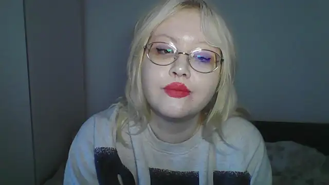 Snapshot of Elayne_Sweet chatting on May 13, 2026, 6:11 am Elayne Sweet online show from May 13, 2026, 6:11 am