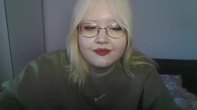 Snapshot of Elayne_Sweet chatting on May 15, 2026, 10:44 am Elayne Sweet online show from May 15, 2026, 10:44 am