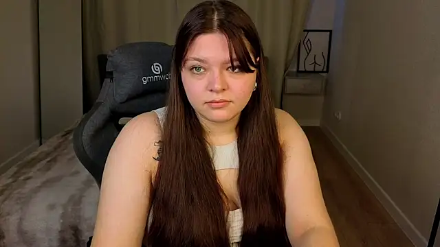 Snapshot of Evelyne_Loo chatting on April 13, 2026, 1:22 am Evelyne Loo online show from April 13, 2026, 1:22 am