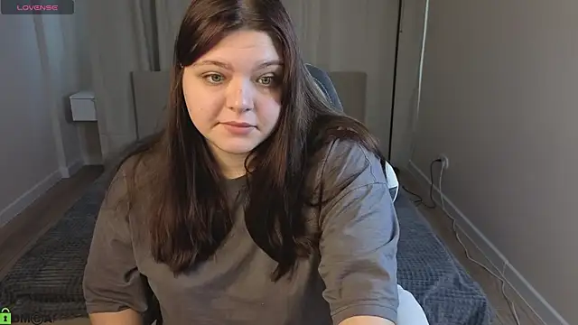Snapshot of Evelyne_Loo chatting on May 4, 2026, 1:01 am Evelyne Loo online show from May 4, 2026, 1:01 am