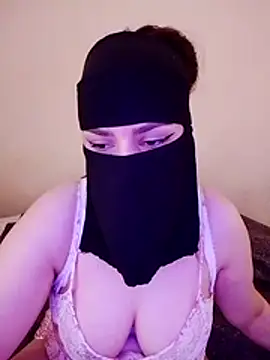 Queen Lola online show from May 5, 2026, 2:36 pm