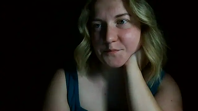 TinaKittyX online show from May 16, 2026, 7:34 pm