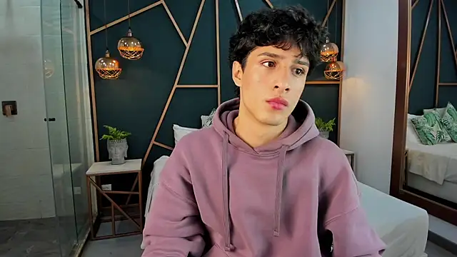 oliver laurent online show from April 8, 2026, 1:11 pm