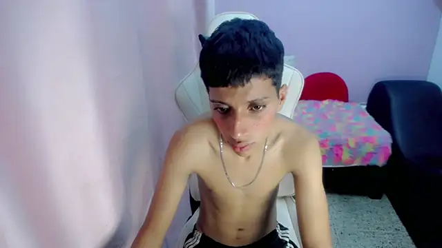 Snapshot of Yei_lee_ chatting on April 5, 2026, 7:55 pm Yei lee online show from April 5, 2026, 7:55 pm