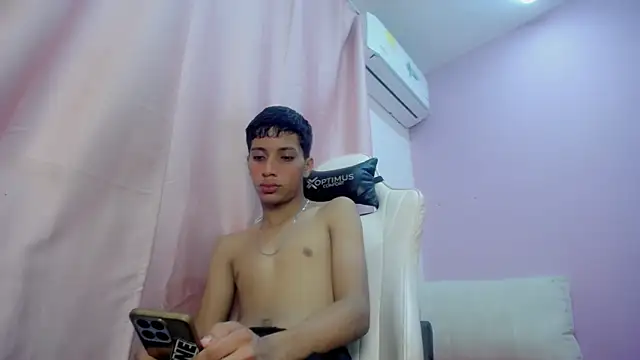 Snapshot of Yei_lee_ chatting on April 9, 2026, 8:36 pm Yei lee online show from April 9, 2026, 8:36 pm