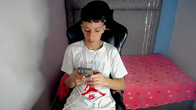 Snapshot of Yei_lee_ chatting on April 21, 2026, 3:46 am Yei lee online show from April 21, 2026, 3:46 am