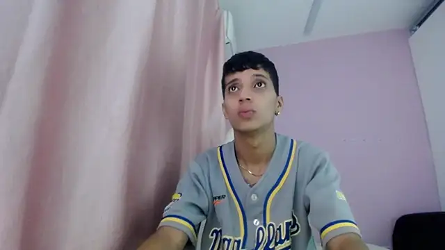 Snapshot of Yei_lee_ chatting on May 14, 2026, 9:27 am Yei lee online show from May 14, 2026, 9:27 am