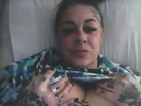 Snapshot of Kitty_bang chatting on April 22, 2026, 12:13 am Kitty bang online show from April 22, 2026, 12:13 am