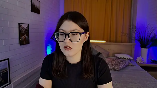 JennyGibson online show from April 14, 2026, 5:13 am