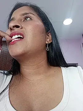 Snapshot of SofiaMendez1_ chatting on April 28, 2026, 3:06 pm SofiaMendez1 online show from April 28, 2026, 3:06 pm