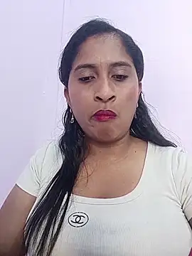 Snapshot of SofiaMendez1_ chatting on May 22, 2026, 3:17 pm SofiaMendez1 online show from May 22, 2026, 3:17 pm