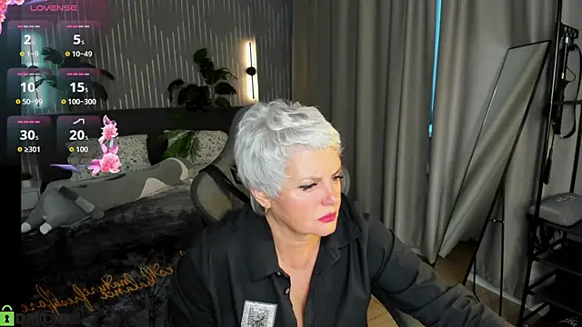 Linda Zef1r online show from May 13, 2026, 1:14 am