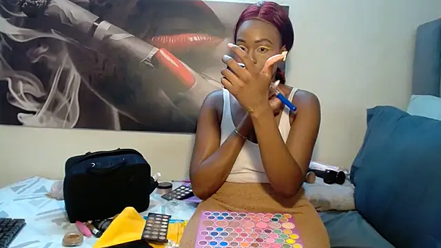 Lola-77 online show from May 7, 2026, 6:41 am
