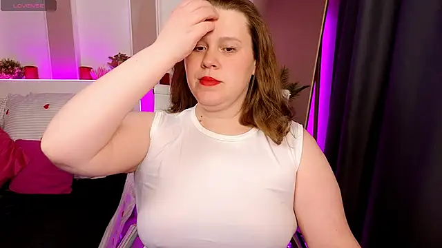 Karolisse online show from April 15, 2026, 7:48 am
