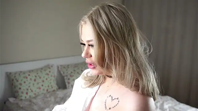 Snapshot of UnfittedExchange chatting on April 7, 2026, 1:22 pm UnfittedExchange online show from April 7, 2026, 1:22 pm