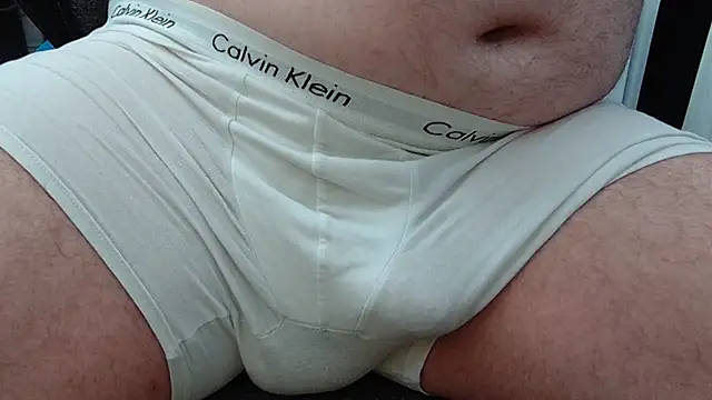 Snapshot of hot_uk_cam1 chatting on August 3, 2026, 10:46 pm hot uk cam1 online show from August 3, 2026, 10:46 pm