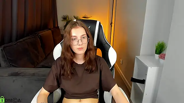 Snapshot of Madeli_nova chatting on April 6, 2026, 4:46 am Madeli nova online show from April 6, 2026, 4:46 am