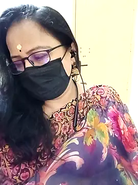 monisha cam online show from April 17, 2026, 7:06 pm