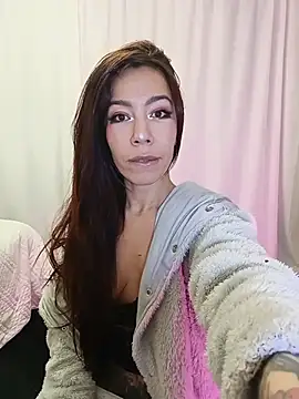 Snapshot of Polina_P chatting on July 23, 2026, 9:29 am Polina P online show from July 23, 2026, 9:29 am
