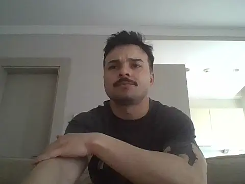 Snapshot of Hayat2Bilet chatting on May 1, 2026, 10:20 am Hayat2Bilet online show from May 1, 2026, 10:20 am