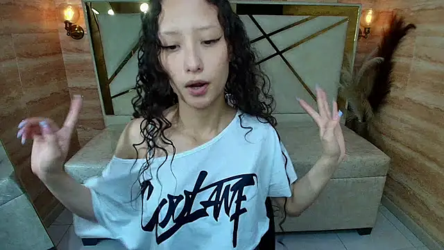 Snapshot of abby__r chatting on June 25, 2026, 1:04 pm abby r online show from June 25, 2026, 1:04 pm