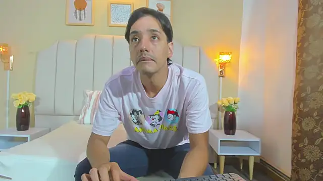 justinschneider online show from April 4, 2026, 7:33 pm