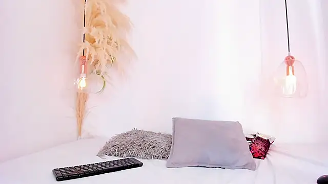 Snapshot of Alexa_fox669 chatting on May 19, 2026, 1:17 pm Alexa fox669 online show from May 19, 2026, 1:17 pm