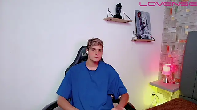 Snapshot of flaquito___ chatting on April 5, 2026, 8:28 pm flaquito online show from April 5, 2026, 8:28 pm