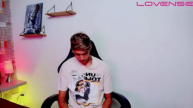 Snapshot of flaquito___ chatting on April 10, 2026, 8:24 pm flaquito online show from April 10, 2026, 8:24 pm