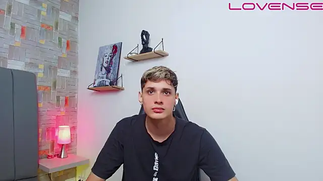 Snapshot of flaquito___ chatting on April 29, 2026, 8:26 pm flaquito online show from April 29, 2026, 8:26 pm