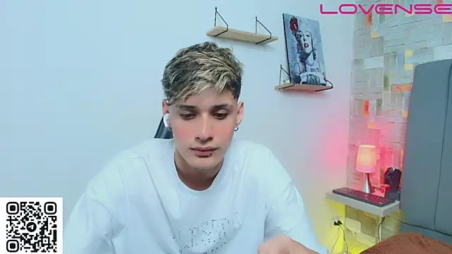 Snapshot of flaquito___ chatting on May 9, 2026, 8:36 pm flaquito online show from May 9, 2026, 8:36 pm