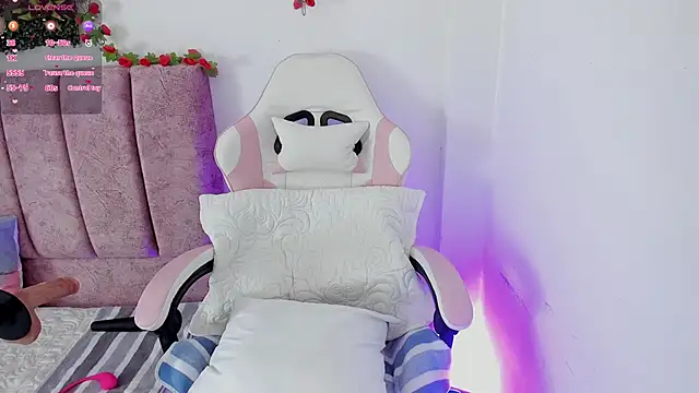 alisson boobs   online show from June 16, 2026, 11:18 pm