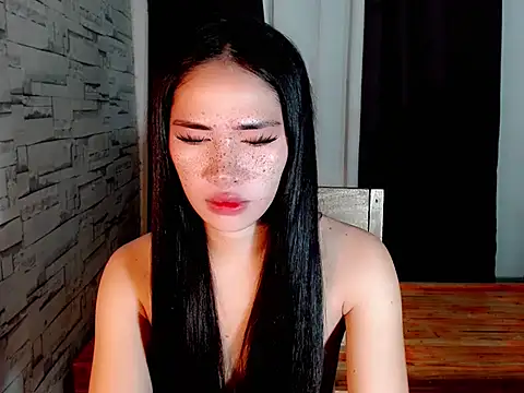urasiankylie online show from April 12, 2026, 8:03 pm