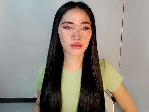 urasiankylie online show from April 23, 2026, 5:04 pm