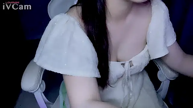 Snapshot of Milk_xoxo chatting on April 10, 2026, 7:29 pm Milk xoxo online show from April 10, 2026, 7:29 pm