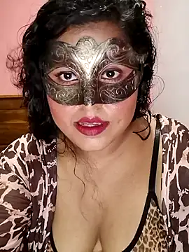 Snapshot of Maskedcurves chatting on June 6, 2026, 2:11 pm Maskedcurves online show from June 6, 2026, 2:11 pm
