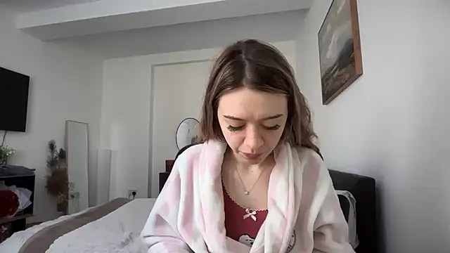 Snapshot of YasminLace chatting on May 1, 2026, 11:04 am YasminLace online show from May 1, 2026, 11:04 am