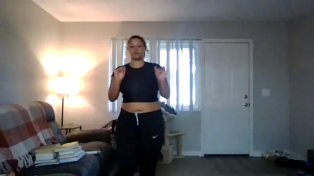 Snapshot of madzbailey chatting on June 21, 2026, 10:56 pm madzbailey online show from June 21, 2026, 10:56 pm