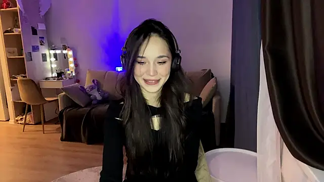 Elizabetswan online show from May 1, 2026, 9:52 pm