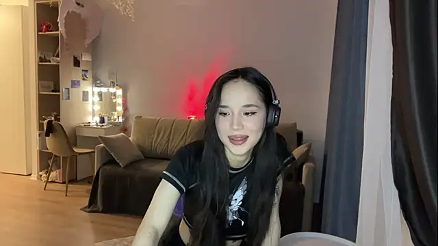 Elizabetswan online show from May 9, 2026, 9:20 pm
