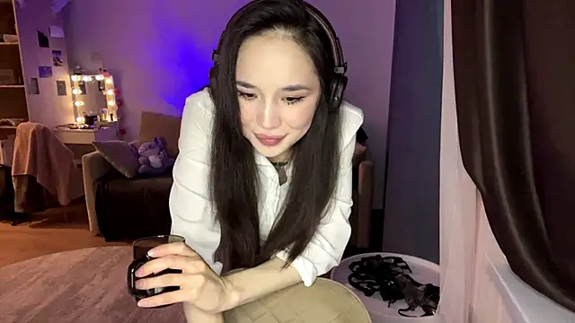 Elizabetswan online show from May 17, 2026, 12:41 am