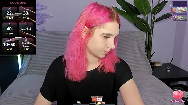 Kitty Blondie online show from April 21, 2026, 2:51 am