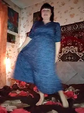 AuroKaria online show from April 13, 2026, 3:28 pm