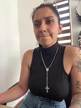 Snapshot of Isabella_varella- chatting on April 9, 2026, 2:11 pm Isabella varella- online show from April 9, 2026, 2:11 pm