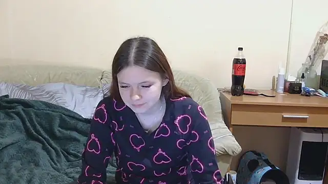 JessicaHolland1 online show from April 26, 2026, 8:06 pm