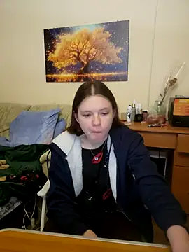 JessicaHolland1 online show from May 16, 2026, 5:23 pm